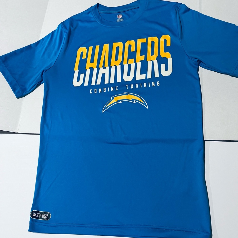 NFL New Era Team Apparel light Blue, yellow & white short sleeve t-shirt. SIZE S - Picture 3 of 10